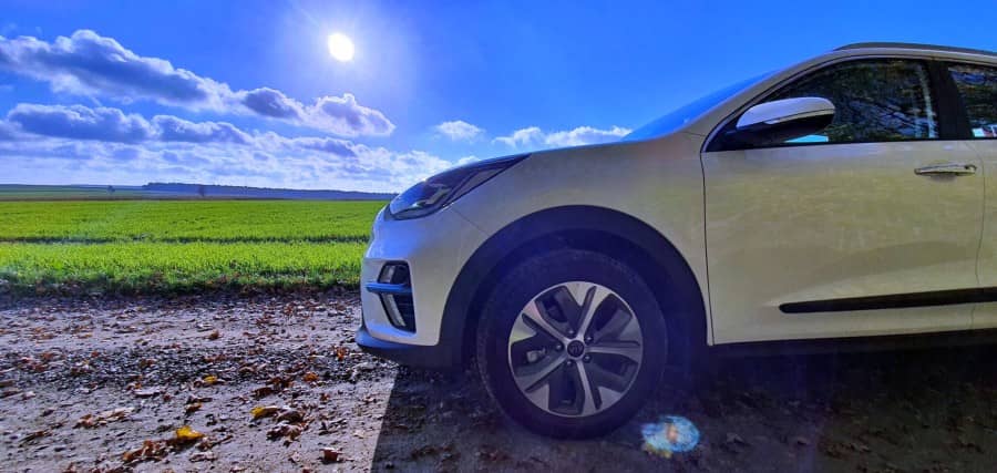 Hybrydy przyszłością motoryzacji? Co warto wiedzieć o ekologicznych samochodach KIA Motors?