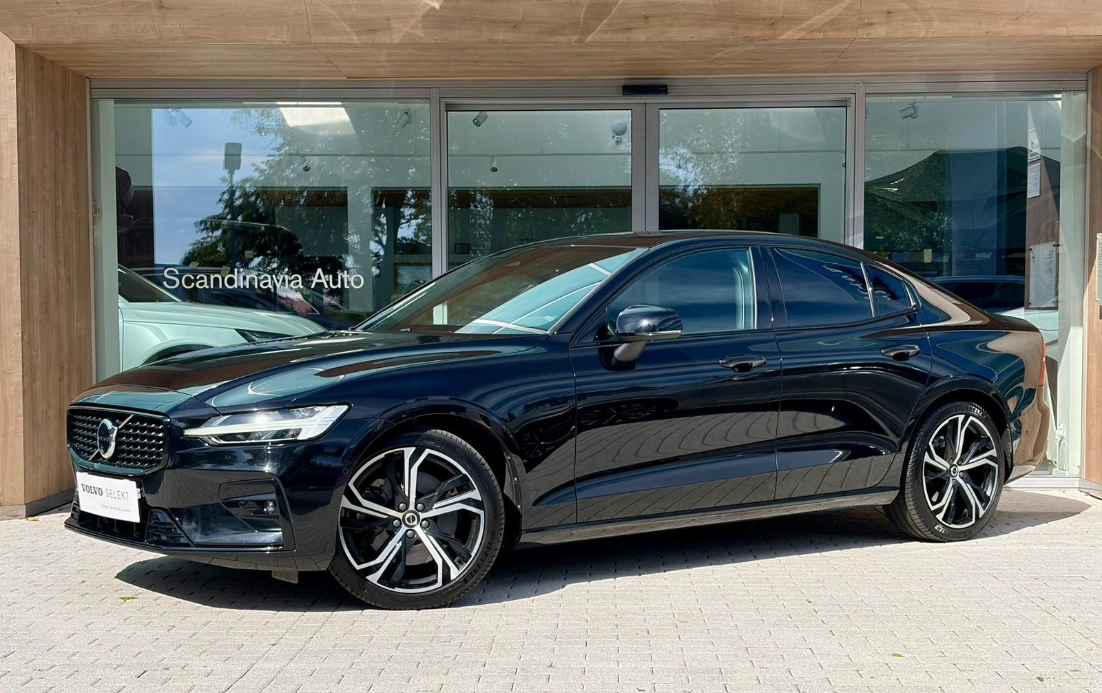 Volvo S60 B5 B AWD Plus Dark aut